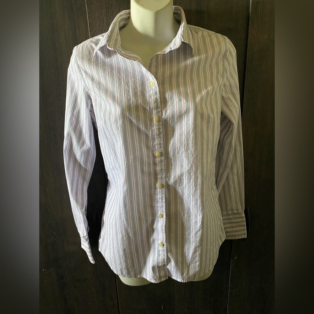 Banana Republic Riley shirt Woman’s Striped Button-Up Shirt size 6